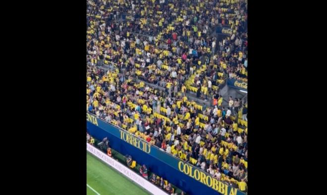Increpan, insultan y tiran objetos a la afición del Betis en Villarreal