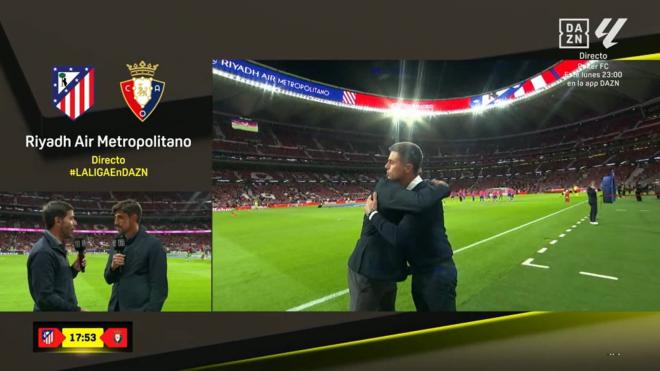 El abrazo entre Veljko Paunovic y Alessio Lisci. (DAZN)