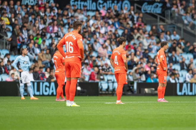 Los jugadores de la Real Sociedad, ante el Celta (Foto: Cordon Press).
