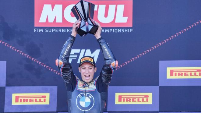 Toprak Razgatlioglu, celebrando su tercer título de WorldSKB en Jerez (Foto: WorldSBK).