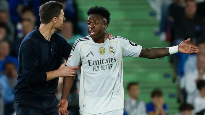 Xabi Alonso y Vinicius en el Getafe - Real Madrid (Foto: EFE)