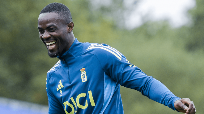Eric Bailly, en un entrenamiento del Real Oviedo (Foto: RO).