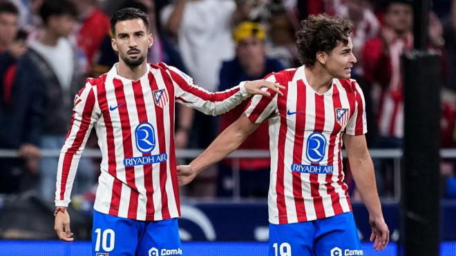 Álex Baena y Julián Alvarez en un partido del Atlético de Madrid (Europa Press)