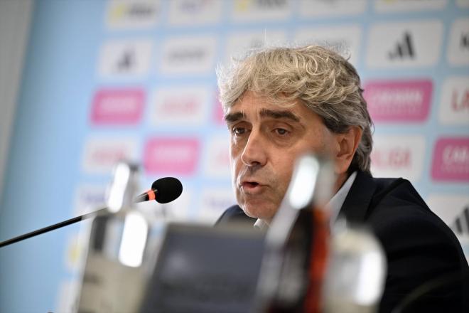 Txema Indias, en la presentación de Rubén Sellés en el Real Zaragoza (Foto: EuropaPress).