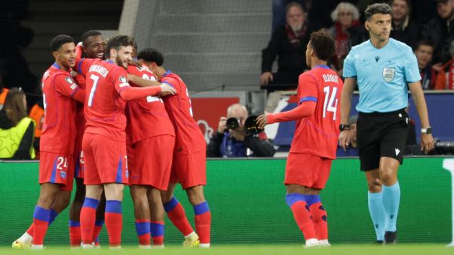 Los jugadores del PSG celebran un gol ante el Leverkusen (Foto: EFE)