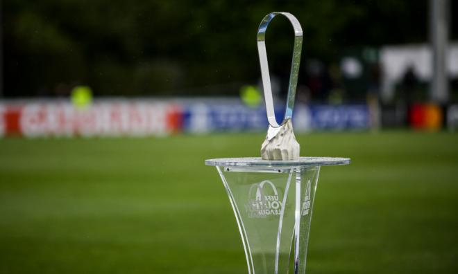 El trofeo de la Youth League.