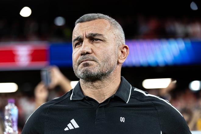Gurban Gurbanov dirige un encuentro del Qarabag. (Foto: Cordon Press)