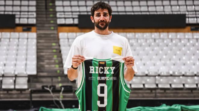 Ricky Rubio en la presentación con el Joventut de Badalona (Europa Press)
