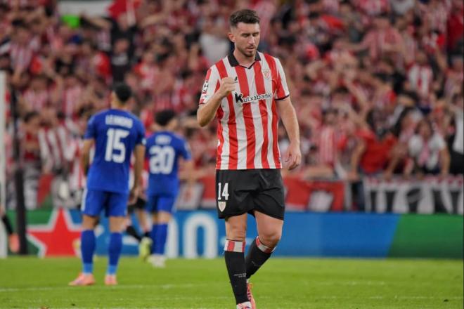 Aymeric Laporte celebra un gol ante el Qarabag FK en la Champions League (Foto: Giovanni Batista).