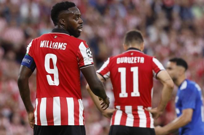 Iñaki Williams, lesionado en San Mamés ante el Qarabag en el partido de la Champions League (Foto: EFE).