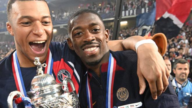 Mbappé y Dembélé celebrando un título con el PSG (Cordon Press)