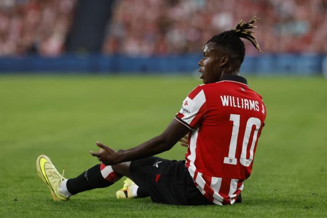 Nico Williams, caído ante el Qarabag en la Champions League (Foto: EFE).