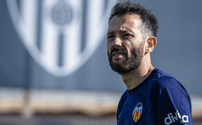 Corberán en un entrenamiento (Foto: Valencia CF)