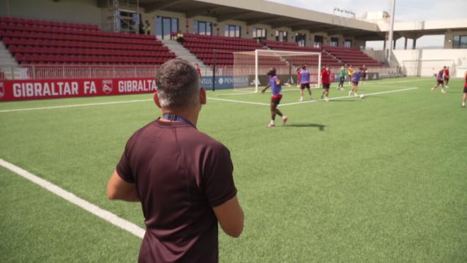 Los jugadores del Lincoln entrenando