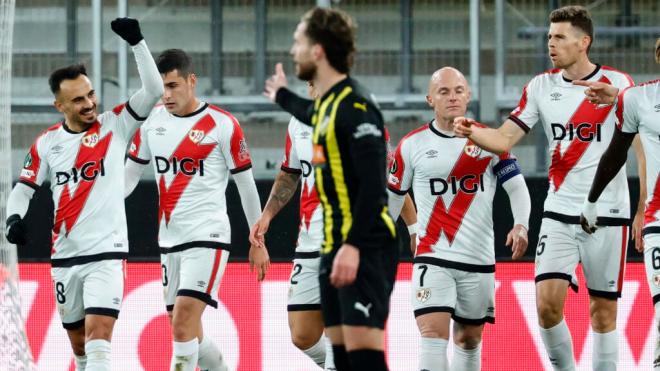 Álvaro García celebra su gol en Conference League (EFE)