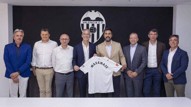 El Valencia CF firma un nuevo socio fundador para el Nou Mestalla