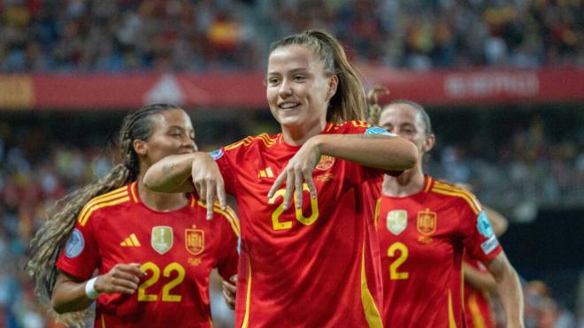Claudia Pina celebrando un gol contra Suecia (Fuente: Cordon Press)