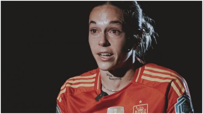Mapi León se emociona ante el regreso con España. (@SEFutbolFem)