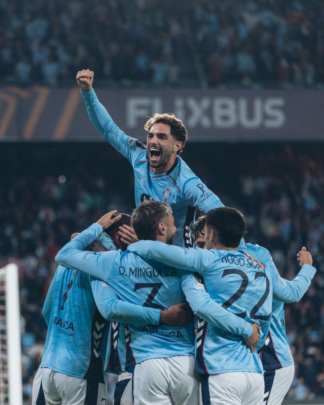Los jugadores del Celta celebran el gol de Borja Iglesias (Foto: Celta).