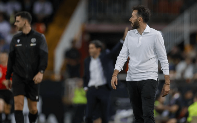 Carlos Corberán en Mestalla (Foto: LALIGA)