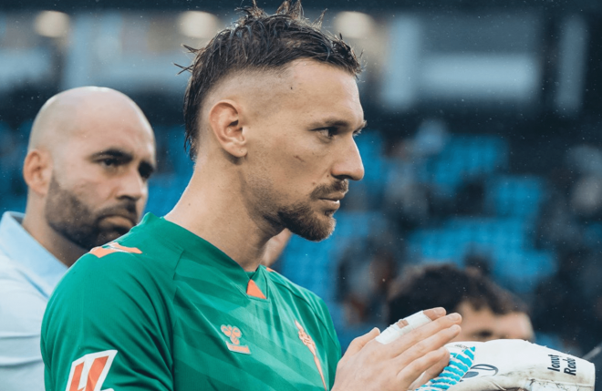Andrei Radu junto a Claudio Giráldez (Foto: Celta).