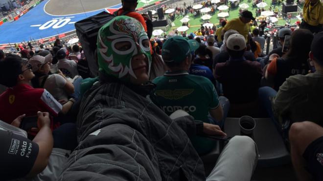 George Russell, en la grada del Rodríguez Hermanos (Foto: @georgerussell63).