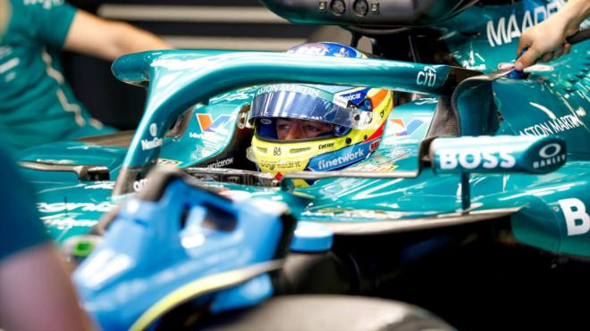 Fernando Alonso, en el box de Aston Martin en México (Foto: Europa Press).