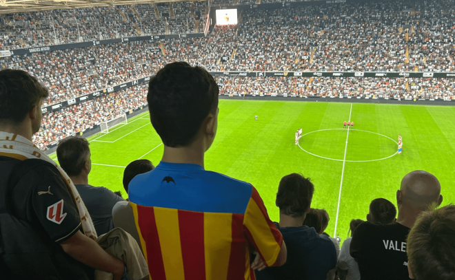 Minuto de silencio en Mestalla
