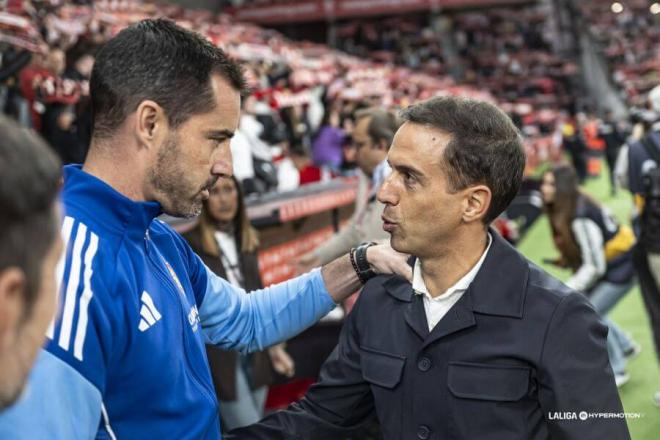 Rubén Sellés saluda a Borja Jiménez. (Foto: LALIGA)