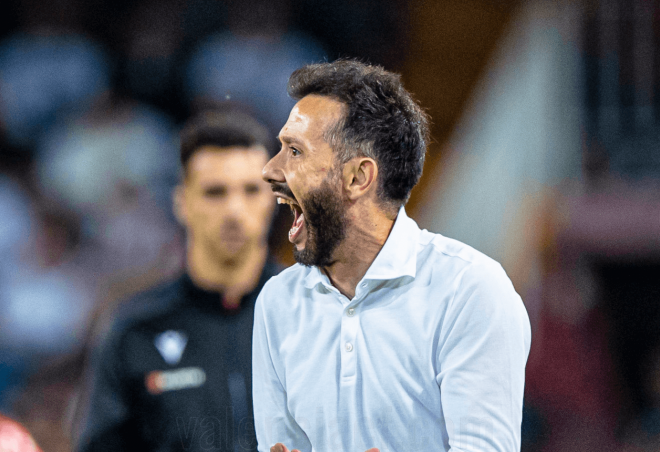 Xabi Alonso, en un partido con el Bayer Leverkusen (Foto: Cordon Press).