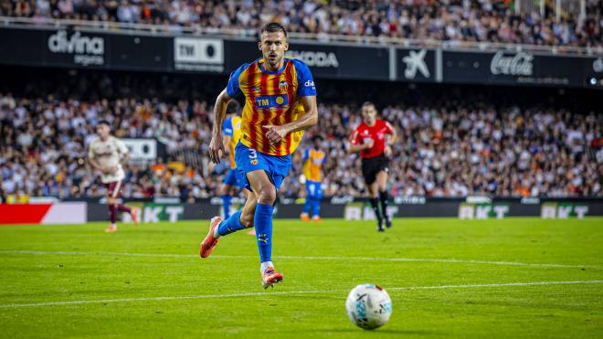 Copete ante el Villarreal (Foto: Valencia CF)