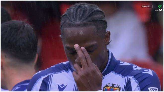 Etta Eyong celebra el gol ante el Mallorca en Son Moix. (@FutbolMovistar)