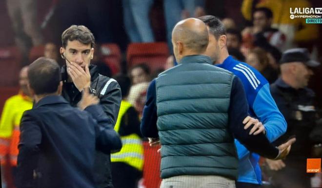 Borja Jiménez y Rubén Sellés tras el Sporting-Zaragoza. (Foto: Movistar Plus)