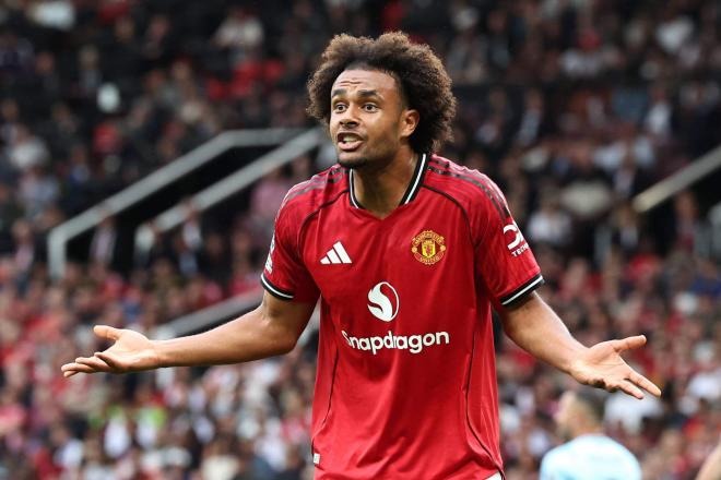 Joshua Zirkzee, durante un partido con el Manchester United (Foto: Cordon Press).