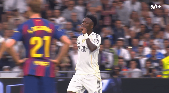 Vinicius se dirige a Pedri en el Clásico. (Foto: Movistar Plus)