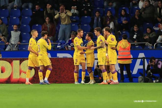 Celebración del gol de Latasa ante el Dépor en Riazor.