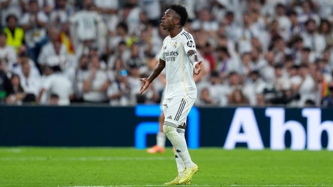 Vinicius Júnior, enfadado al ser sustituido en El Clásico (Foto: Europa Press).