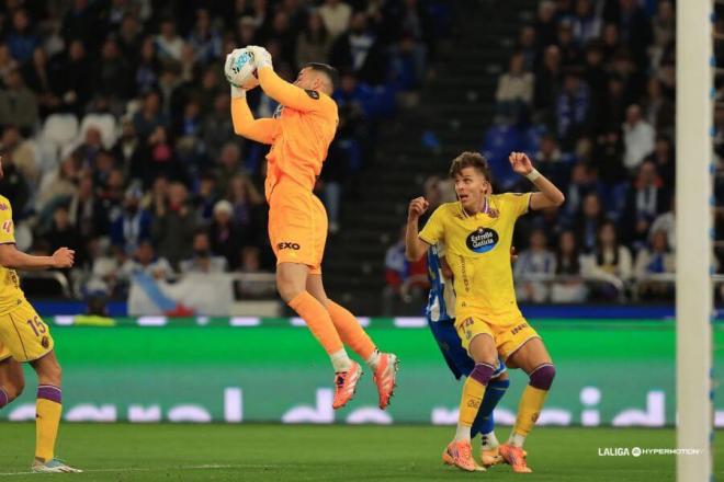 Guilherme Fernandes, ante el Dépor en Riazor.
