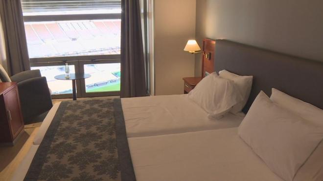 La habitación del hotel de La Cartuja con vistas al estadio (Fuente: ElDesmarque)