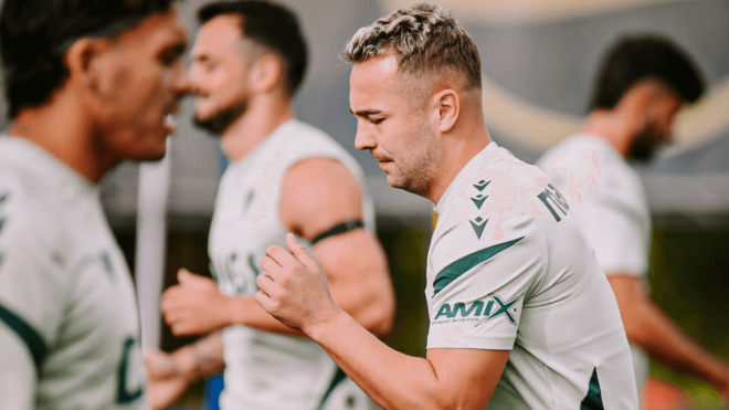 Javi Ontiveros, en un entrenamiento del Cádiz (Foto: CCF).