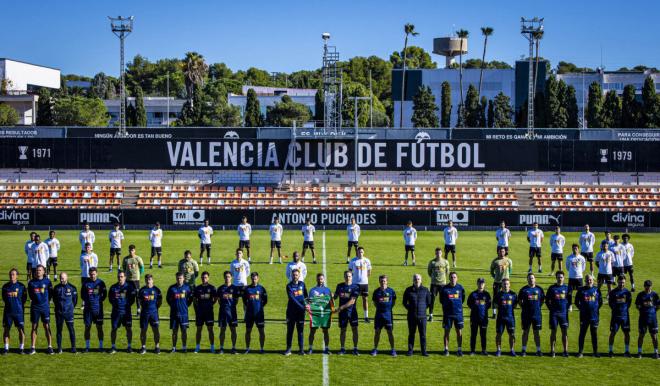 Minuto de silencio José Manuel Ochotorena (Foto: Valencia CF)