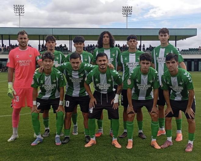 Juan Rodríguez, arriba a la derecha, con el Betis Juvenil (Foto: RBB).