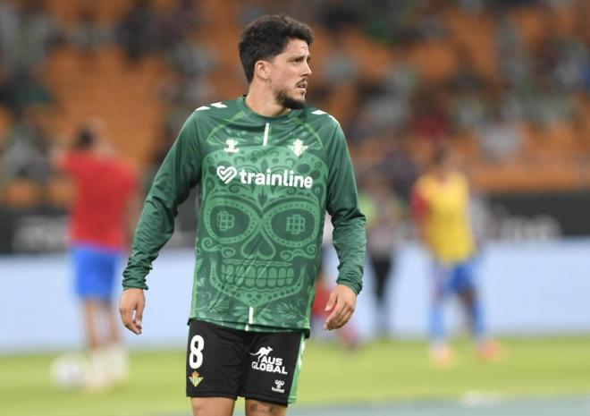 Fornals, en el calentamiento previo al partido contra el Atlético (Foto: Kiko Hurtado)