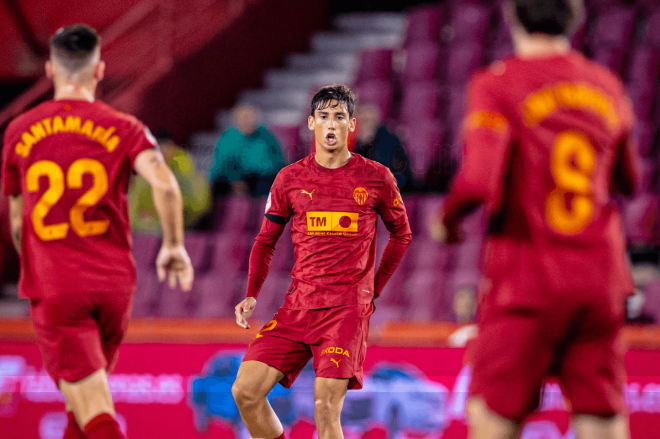 Alejandro Panach debuta con el Valencia CF (Foto: Valencia CF)