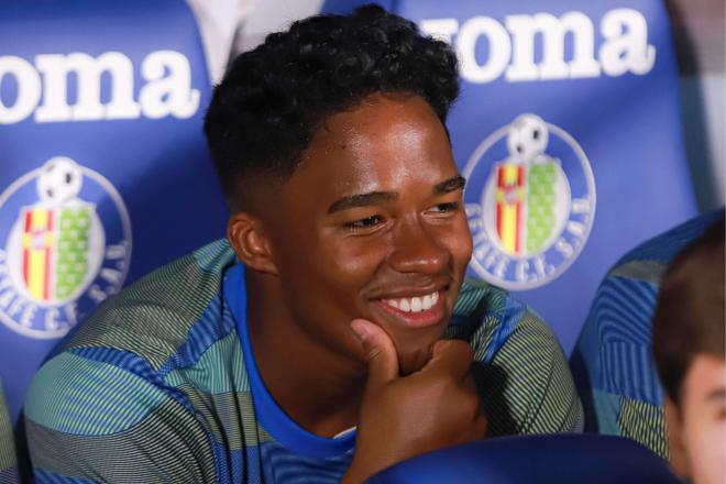 Endrick en el banquillo en Getafe (Cordon Press)