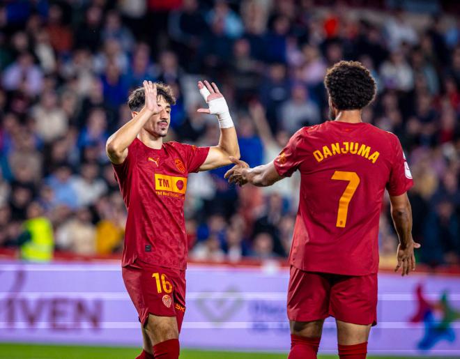 Danjuma - Diego López, una sociedad que funciona (Foto: Valencia CF)