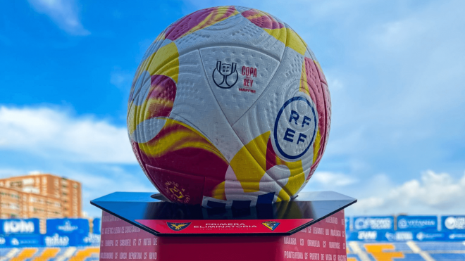 El balón de la Copa del Rey, en La Condomina (Foto: UCAM Murcia).