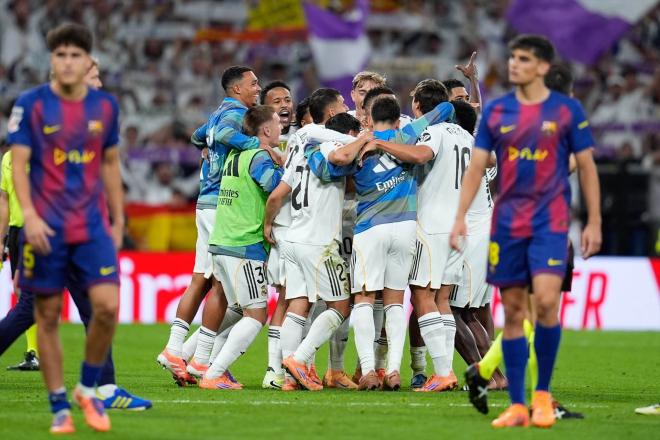 Los jugadores del Real Madrid celebran la victoria en el Clásico (Foto: Europa Press)
