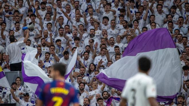La afición del Real Madrid en el Clásico (Cordon Press)