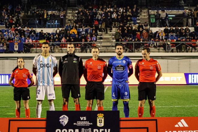 Los capitanes posan en O Couto. (Foto: Ourense CF)